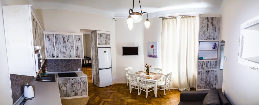 Apartments White House Lviv Værelse billede